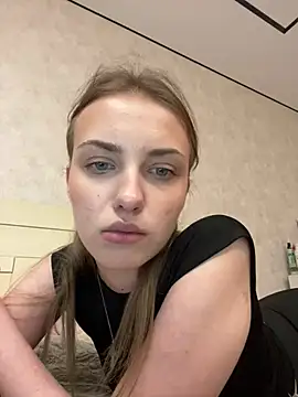 Snapshot of Sweety_Nika chatting on 02-28-25, 09:23 Sweety Nika online show from 02-28-25, 09:23