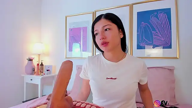 Snapshot of Eva_depp chatting on 09-24-25, 01:03 Eva depp online show from 09-24-25, 01:03