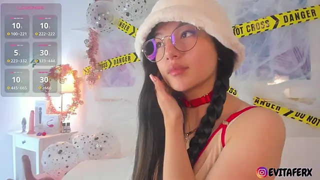 Snapshot of Eva_depp chatting on 10-30-25, 11:11 Eva depp online show from 10-30-25, 11:11