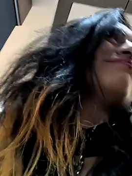 Lila Desiree online show from 12-23-24, 12:14