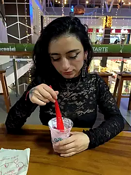 Lila Desiree online show from 01-03-25, 12:22