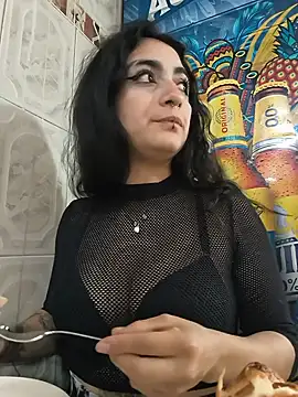 Lila Desiree online show from 06-19-26, 05:50