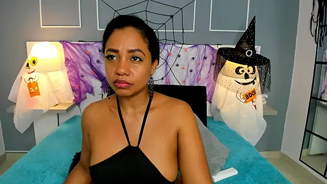 Kamila-Kane online show from 10-28-25, 08:00