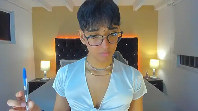 Snapshot of Dark_hairy_ chatting on 01-31-25, 02:58 Dark hairy  online show from 01-31-25, 02:58