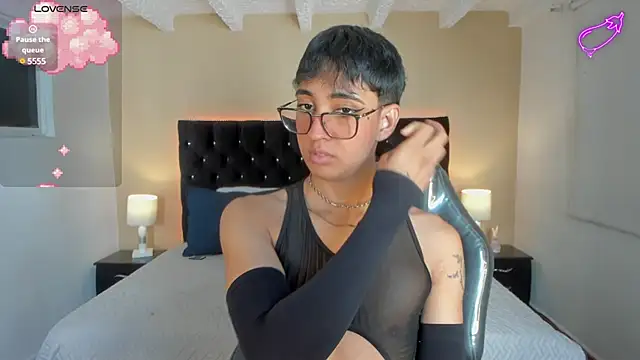 Snapshot of Dark_hairy_ chatting on 03-07-25, 02:01 Dark hairy  online show from 03-07-25, 02:01