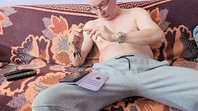 loverboyxxx69 online show from 05-02-26, 09:14