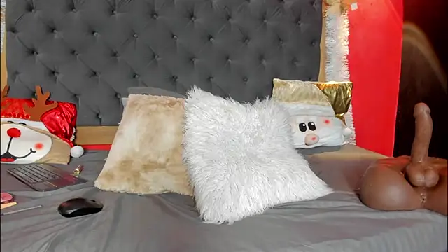 YayaHilton online show from 11-29-25, 05:10