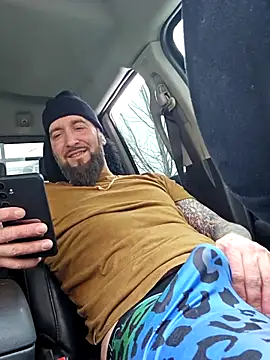 Beardedtattood online show from 03-06-25, 05:11