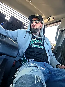 Beardedtattood online show from 10-16-25, 01:45