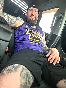 Beardedtattood online show from 04-25-26, 01:41