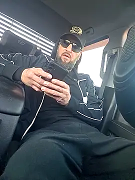 Beardedtattood online show from 04-27-26, 11:08