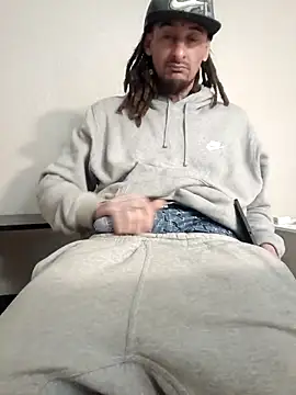 Snapshot of leeandrewlongstroke21 chatting on 11-13-25, 11:42 leeandrewlongstroke21 online show from 11-13-25, 11:42