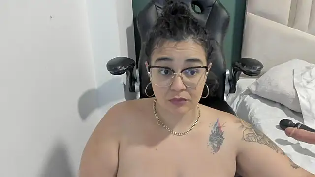 Reginavegaa online show from 02-12-25, 05:58