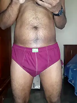 Snapshot of SuranSexy33 chatting on 10-18-25, 05:43 SuranSexy33 online show from 10-18-25, 05:43