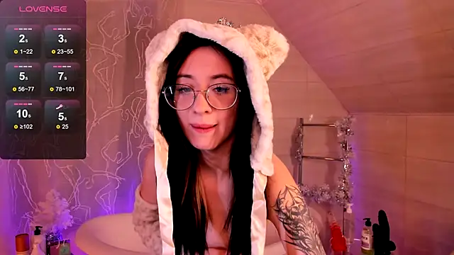 Snapshot of Dark_Lola_ chatting on 12-17-24, 12:54 Dark Lola online show from 12-17-24, 12:54