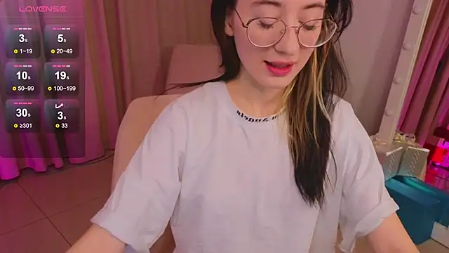 Snapshot of Dark_Lola_ chatting on 12-29-24, 10:01 Dark Lola online show from 12-29-24, 10:01