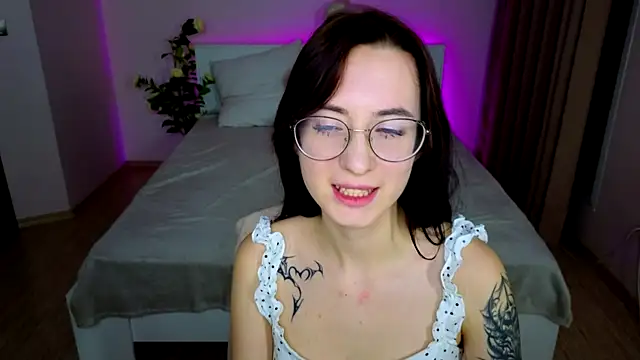 Snapshot of Dark_Lola_ chatting on 01-17-25, 03:53 Dark Lola online show from 01-17-25, 03:53