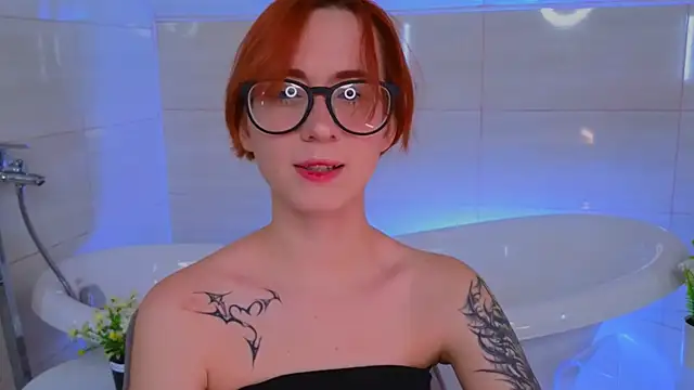 Snapshot of Dark_Lola_ chatting on 10-11-25, 02:44 Dark Lola online show from 10-11-25, 02:44
