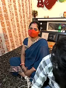 Snapshot of Indian_Lust_Couple chatting on 01-04-25, 06:40 Indian Lust Couple online show from 01-04-25, 06:40