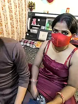 Snapshot of Indian_Lust_Couple chatting on 01-05-25, 10:40 Indian Lust Couple online show from 01-05-25, 10:40