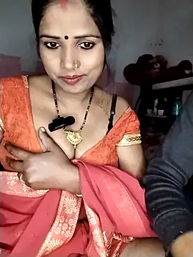 Snapshot of Indian_Lust_Couple chatting on 02-15-26, 12:40 Indian Lust Couple online show from 02-15-26, 12:40