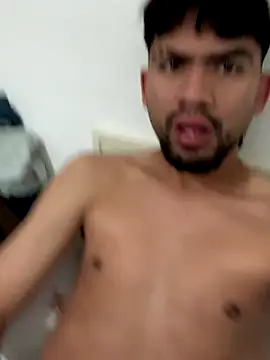 Snapshot of Elcangri-15 chatting on 11-25-25, 08:03 Elcangri-15 online show from 11-25-25, 08:03