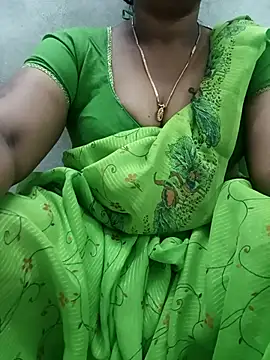 Snapshot of MaaliiiPonuTamil chatting on 01-08-26, 01:41 MaaliiiPonuTamil online show from 01-08-26, 01:41