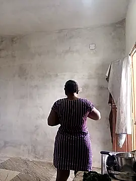 Snapshot of MaaliiiPonuTamil chatting on 01-09-26, 06:38 MaaliiiPonuTamil online show from 01-09-26, 06:38