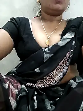 Snapshot of MaaliiiPonuTamil chatting on 01-31-26, 07:11 MaaliiiPonuTamil online show from 01-31-26, 07:11