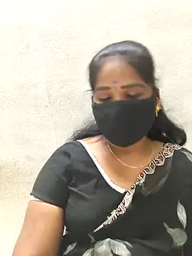 Snapshot of MaaliiiPonuTamil chatting on 02-17-26, 06:36 MaaliiiPonuTamil online show from 02-17-26, 06:36