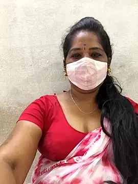 Snapshot of MaaliiiPonuTamil chatting on 02-18-26, 06:42 MaaliiiPonuTamil online show from 02-18-26, 06:42