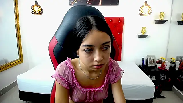 Snapshot of NathaliaSweet_11 chatting on 06-11-26, 05:33 NathaliaSweet 11 online show from 06-11-26, 05:33