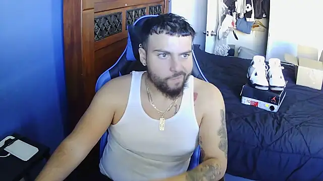 Snapshot of MasterKvn chatting on 03-07-25, 08:55 MasterKvn online show from 03-07-25, 08:55