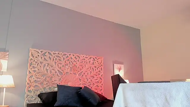 lupeebony online show from 10-05-25, 07:23