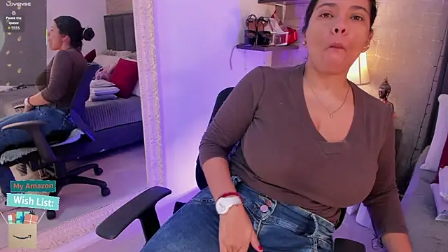 Snapshot of Mariana_c1 chatting on 01-13-26, 02:11 Mariana c1 online show from 01-13-26, 02:11