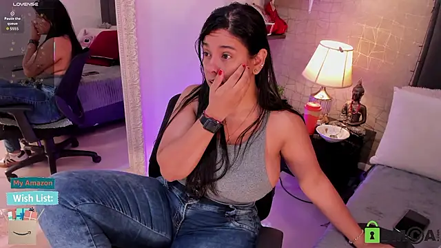 Snapshot of Mariana_c1 chatting on 02-07-26, 02:43 Mariana c1 online show from 02-07-26, 02:43