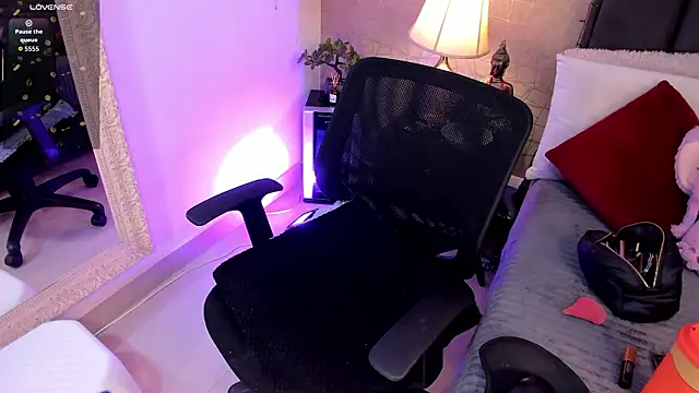 Snapshot of Mariana_c1 chatting on 02-09-26, 04:22 Mariana c1 online show from 02-09-26, 04:22