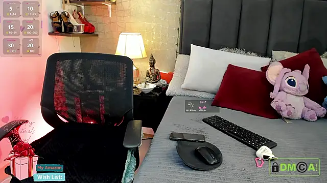 Snapshot of Mariana_c1 chatting on 02-14-26, 02:25 Mariana c1 online show from 02-14-26, 02:25