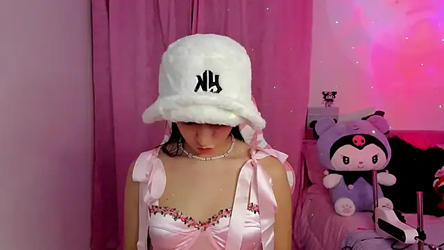 Snapshot of gabyye_capprins chatting on 03-15-25, 01:30 gabyye capprins online show from 03-15-25, 01:30