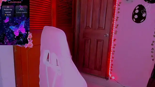 Snapshot of gabyye_capprins chatting on 09-09-25, 08:30 gabyye capprins online show from 09-09-25, 08:30