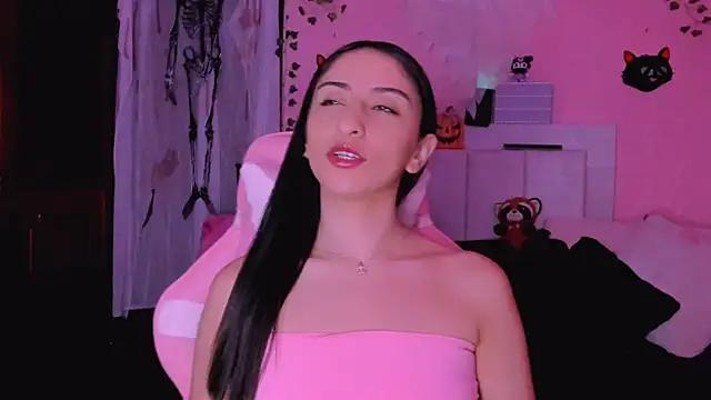 Snapshot of gabyye_capprins chatting on 10-31-25, 12:33 gabyye capprins online show from 10-31-25, 12:33