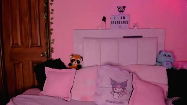 Snapshot of gabyye_capprins chatting on 11-08-25, 12:22 gabyye capprins online show from 11-08-25, 12:22