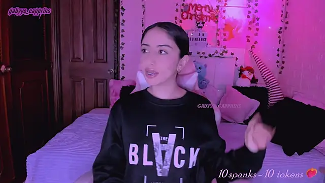 Snapshot of gabyye_capprins chatting on 11-27-25, 12:13 gabyye capprins online show from 11-27-25, 12:13