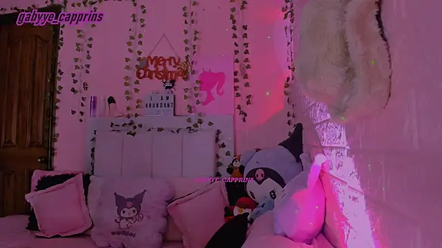 Snapshot of gabyye_capprins chatting on 12-15-25, 12:04 gabyye capprins online show from 12-15-25, 12:04