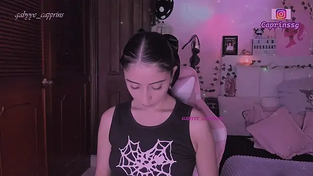 Snapshot of gabyye_capprins chatting on 02-20-26, 12:07 gabyye capprins online show from 02-20-26, 12:07