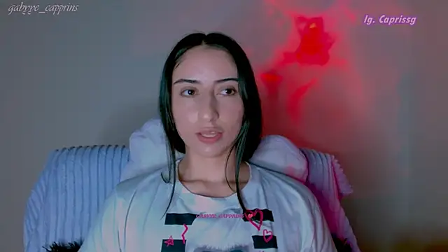 Snapshot of gabyye_capprins chatting on 03-12-26, 12:28 gabyye capprins online show from 03-12-26, 12:28