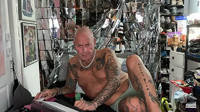 joeytatts66 online show from 05-09-26, 02:17