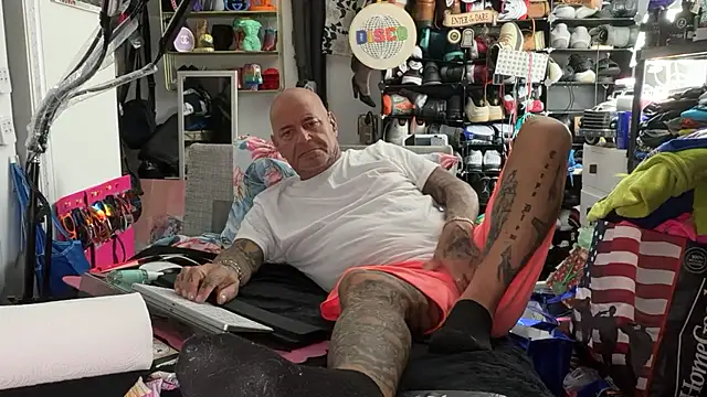 joeytatts66 online show from 06-17-26, 03:20