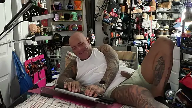 Snapshot of joeytatts66 chatting on 06-22-26, 03:58 joeytatts66 online show from 06-22-26, 03:58