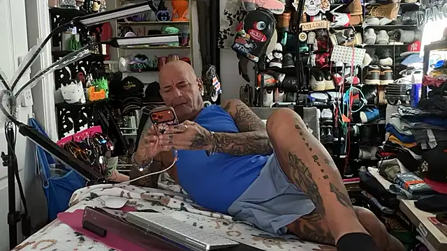 Snapshot of joeytatts66 chatting on 06-29-26, 01:45 joeytatts66 online show from 06-29-26, 01:45